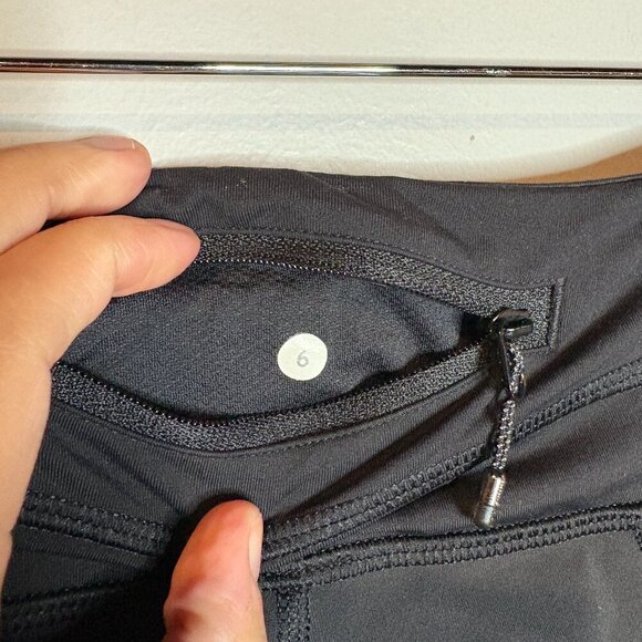 Lululemon black Run Inspire crops - Picture 5 of 5
